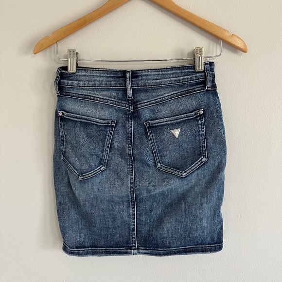 Guess distressed denim mini skirt XS - Picture 2 of 7